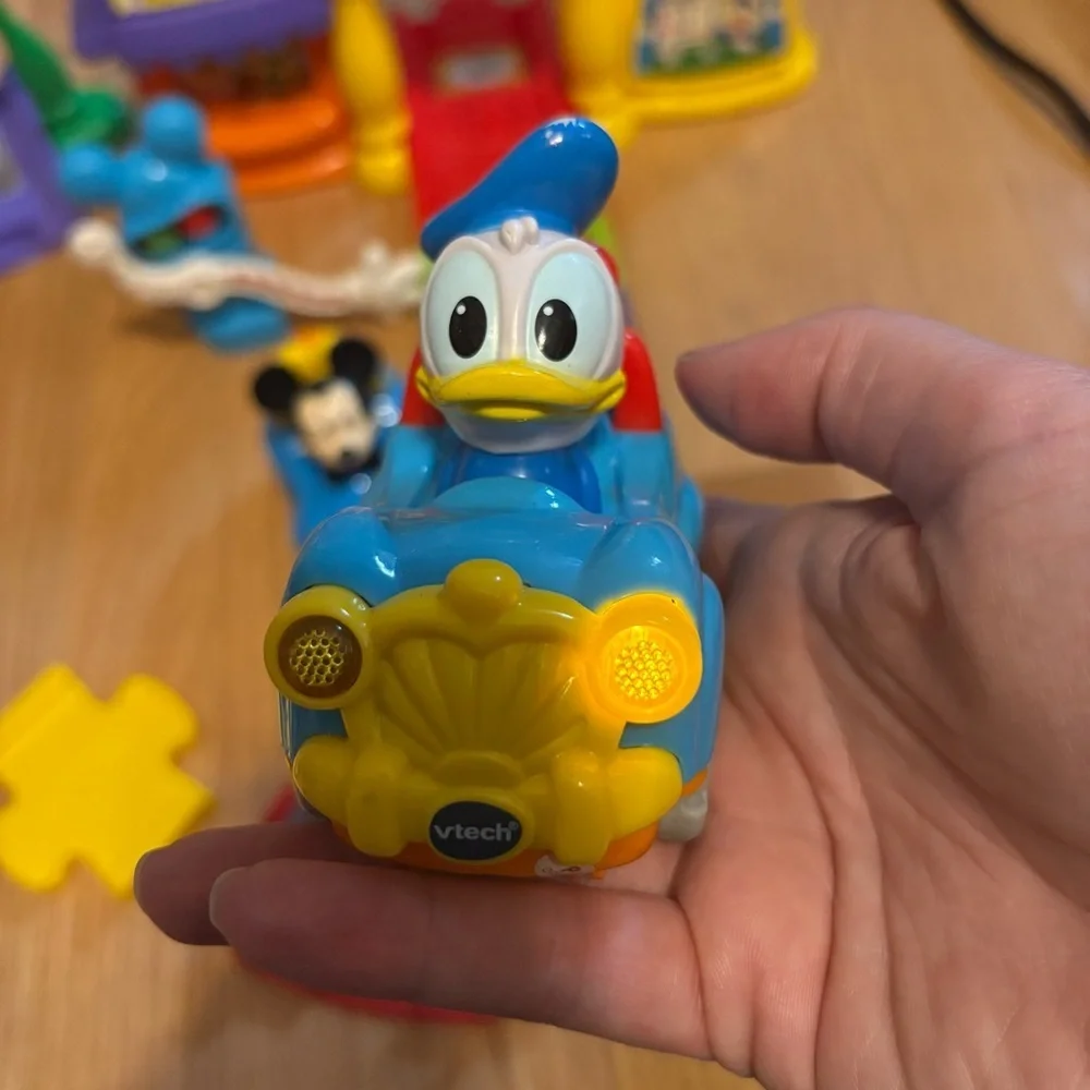 Disney Vtech Toot-Toot Drivers - Mickey's Choo-Choo Express Donald Duck Car Play